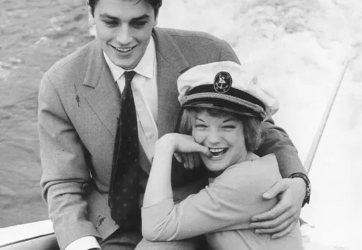 1959. Ален Делон и Роми Шнайдер: прогулка на лодке, живая улыбка и близость в движении